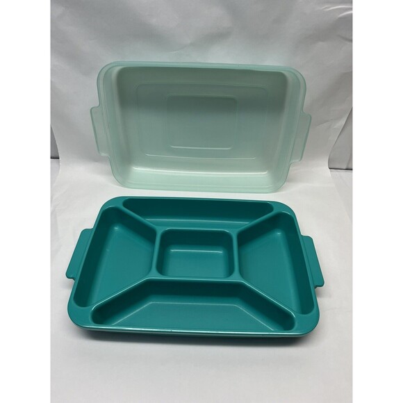 Rubbermaid Servin Saver #0833 5 Compartment Serving Container With Lid - Used - Picture 6 of 6
